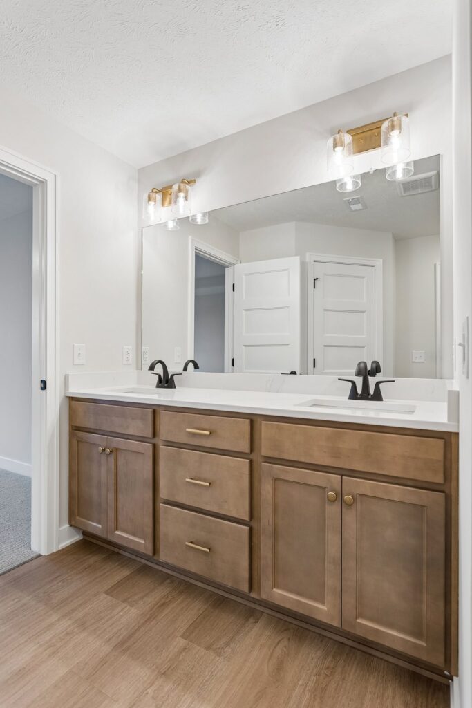 18-web-or-mls-21313 Y St_018