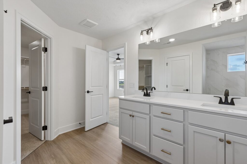 18-web-or-mls-21427 Y St_019