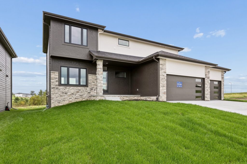 2-web-or-mls-21313 Y St_002