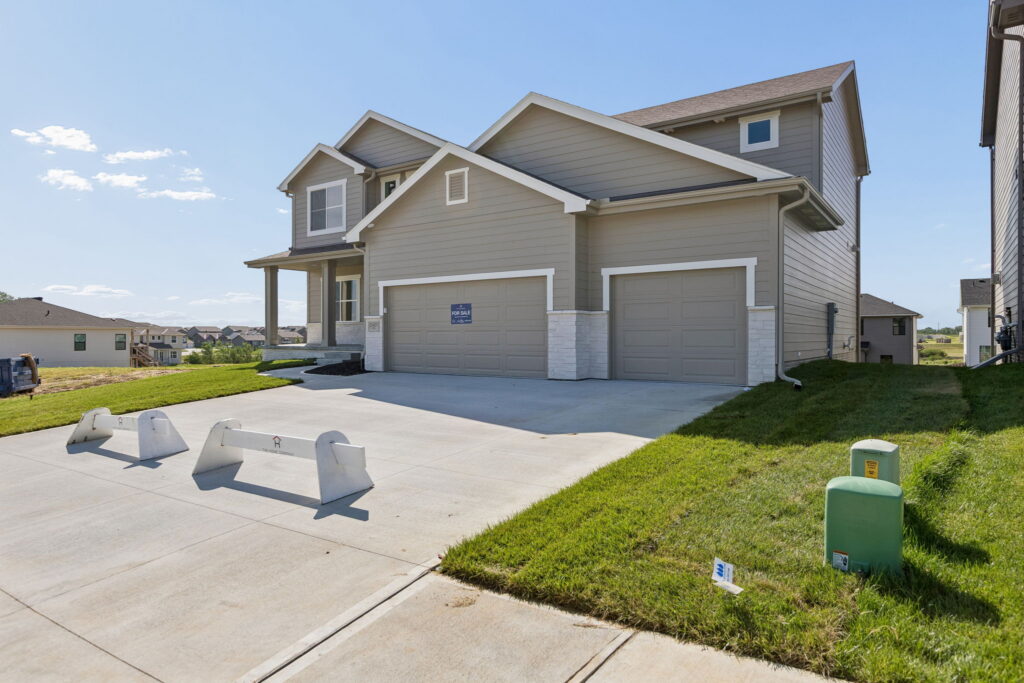 2-web-or-mls-21427 Y St_003