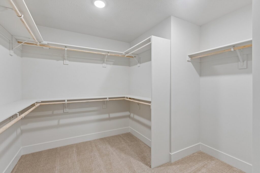 20-web-or-mls-21427 Y St_021