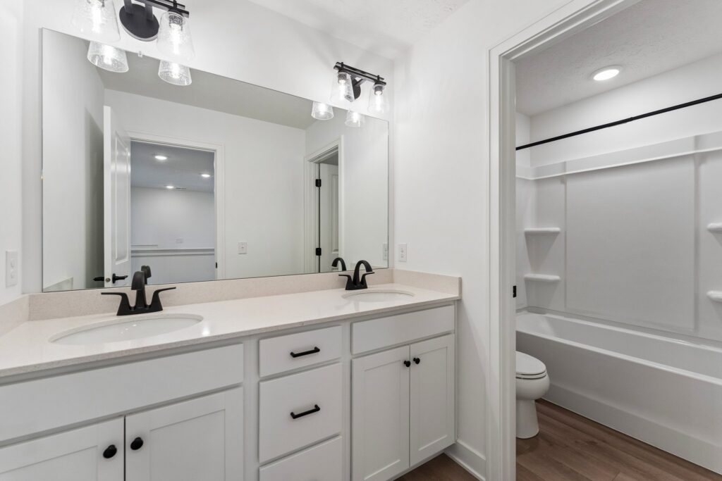 20-web-or-mls-9768 - 11114 Portage Dr_020