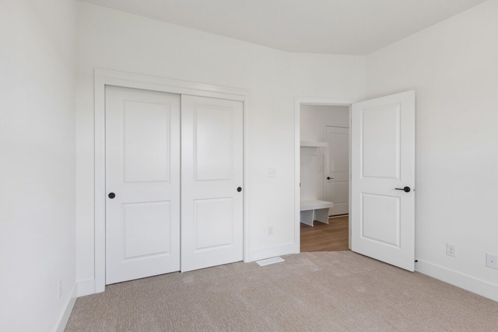 22-web-or-mls-21427 Y St_023