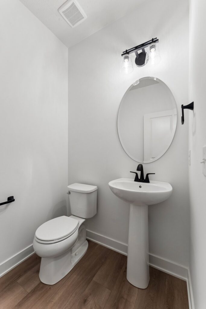 22-web-or-mls-9768 - 11114 Portage Dr_022