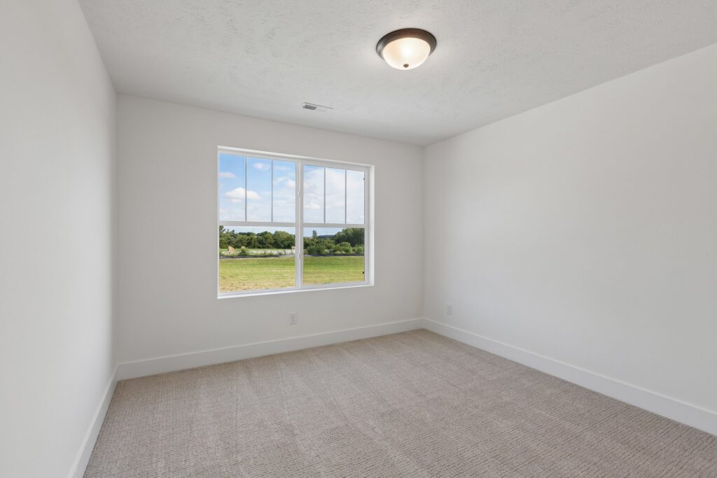 23-web-or-mls-21427 Y St_024