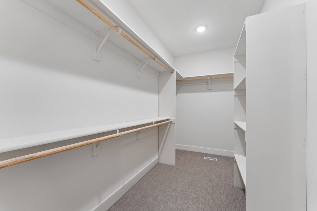 23-web-or-mls-9767 - 12416 S 89th St_023