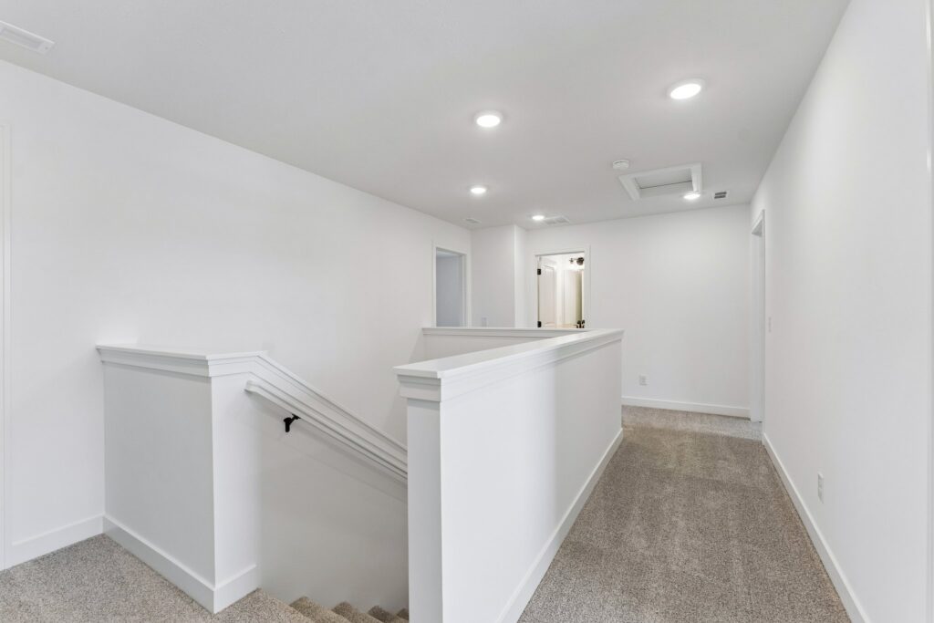 23-web-or-mls-9768 - 11114 Portage Dr_023