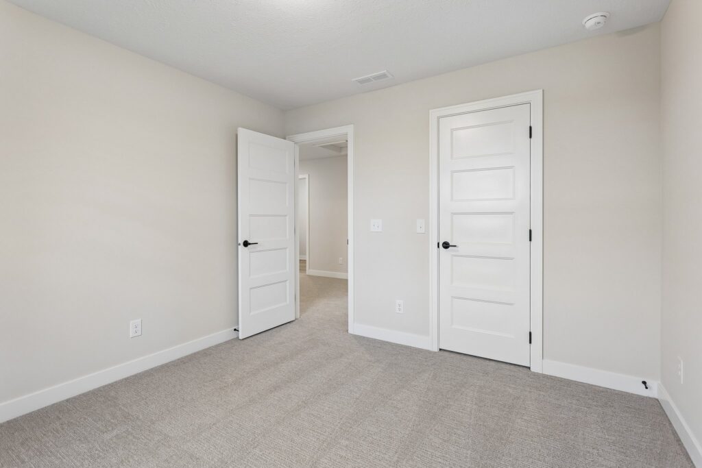 24-web-or-mls-21313 Y St_024