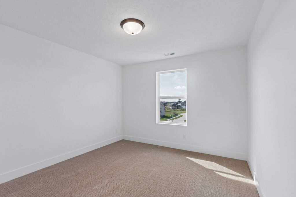 25-web-or-mls-21427 Y St_026