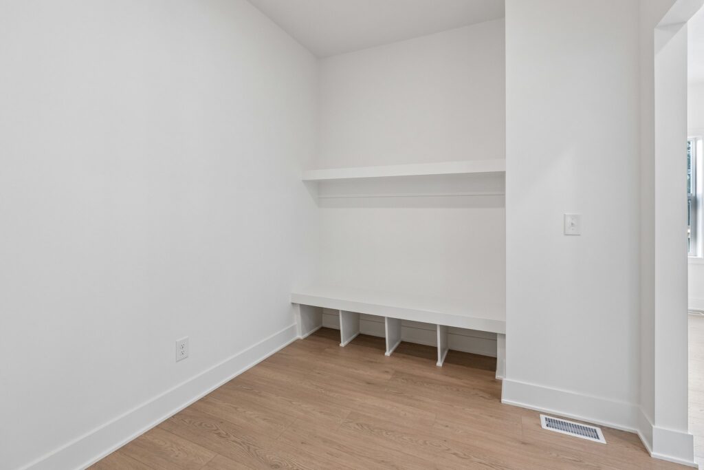 25-web-or-mls-9697 - 12351 S 86th St_026