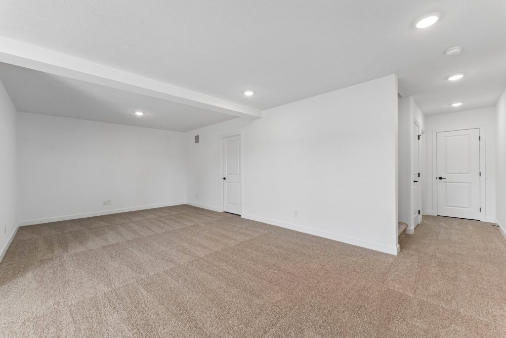 25-web-or-mls-9768 - 11114 Portage Dr_025