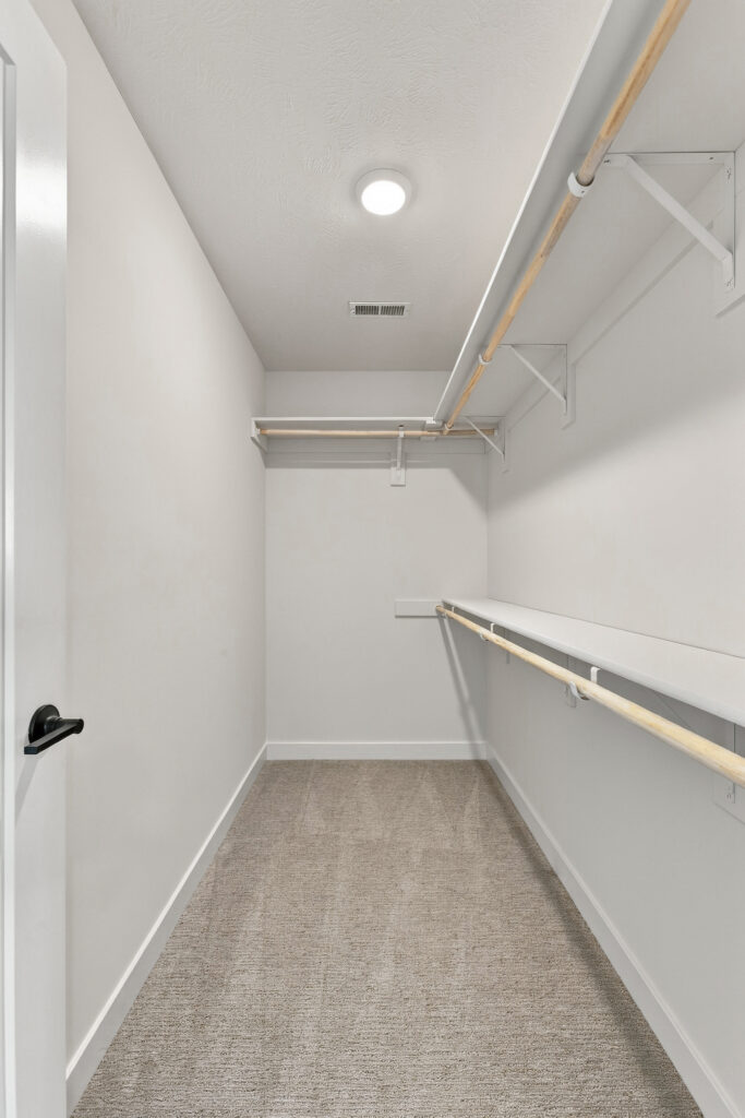 26-print-20810 Vernon Ave-26