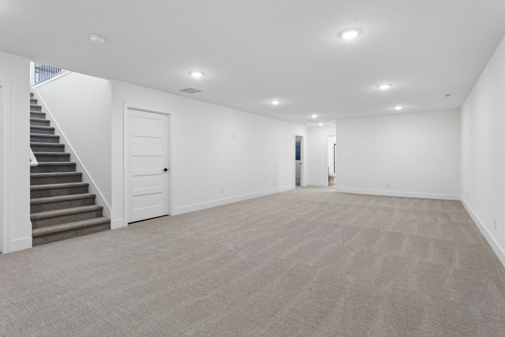 26-web-or-mls-10221 - 6219 N 209th St_026