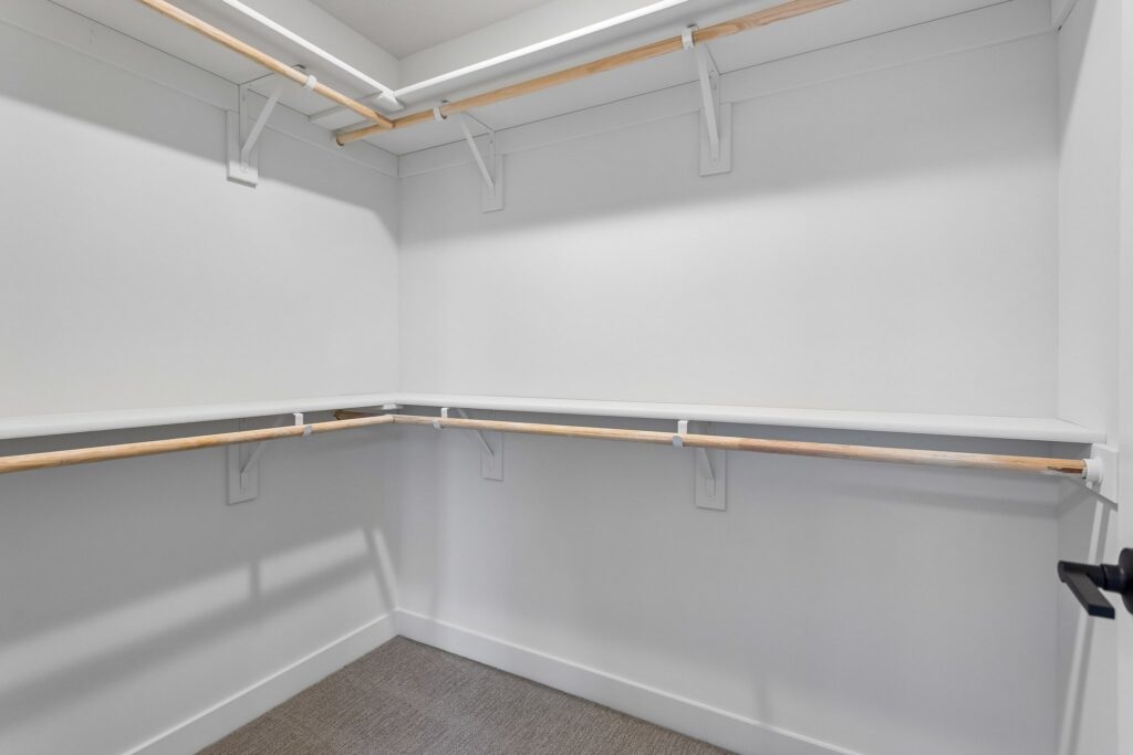 27-web-or-mls-21313 Y St_027