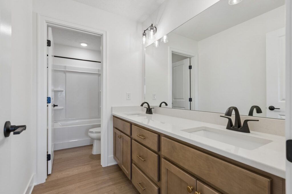 27-web-or-mls-21427 Y St_028