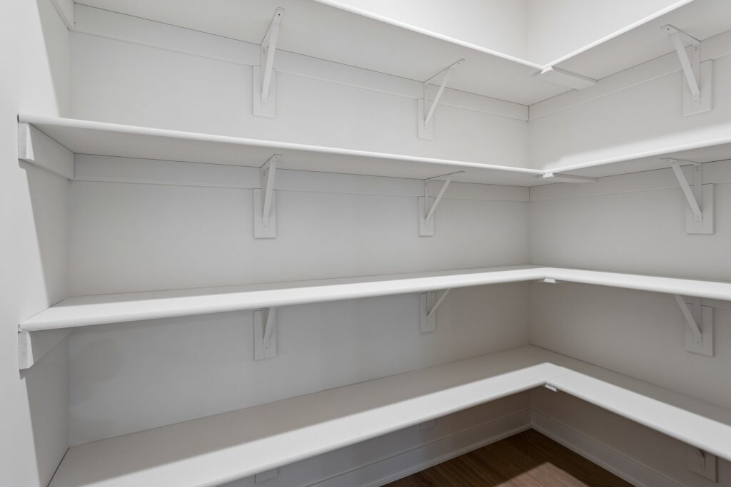 29-web-or-mls-21313 Y St_029
