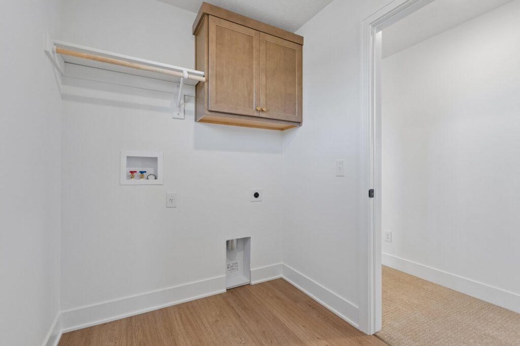 30-web-or-mls-21427 Y St_031