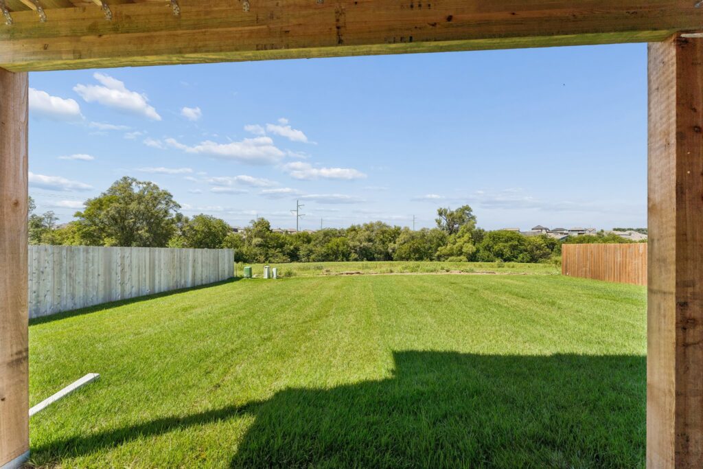 30-web-or-mls-9768 - 11114 Portage Dr_030
