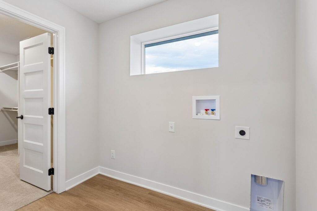 31-web-or-mls-21313 Y St_031
