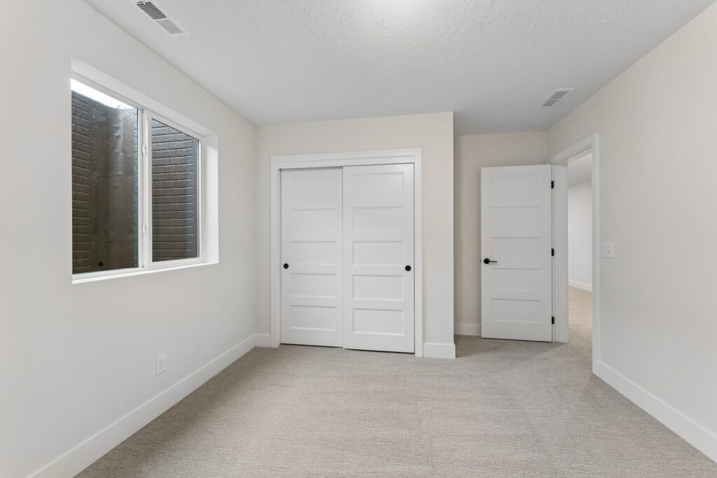 35-web-or-mls-9767 - 12416 S 89th St_035
