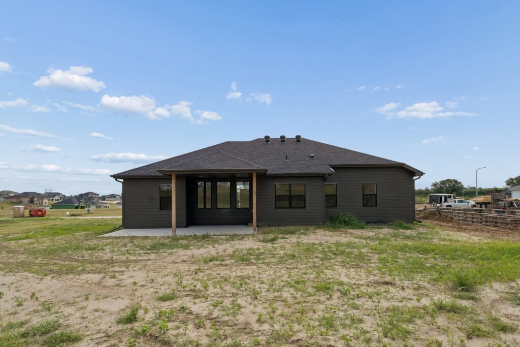 42-web-or-mls-9767 - 12416 S 89th St_042