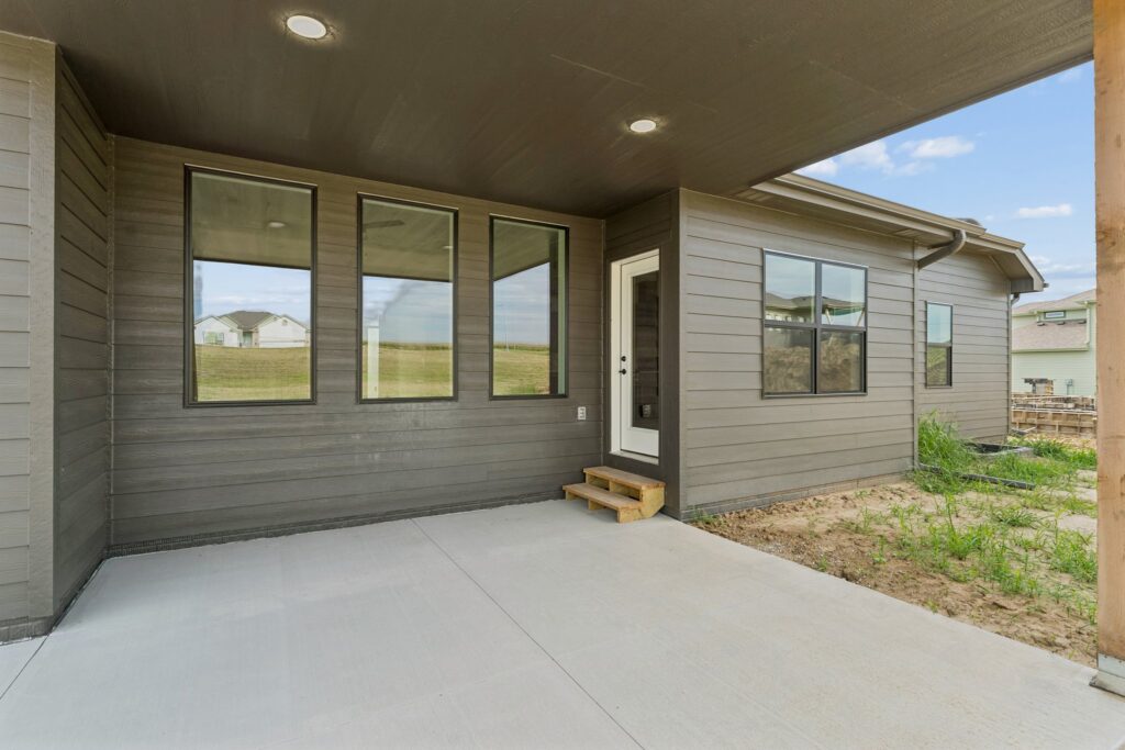 44-web-or-mls-9767 - 12416 S 89th St_044