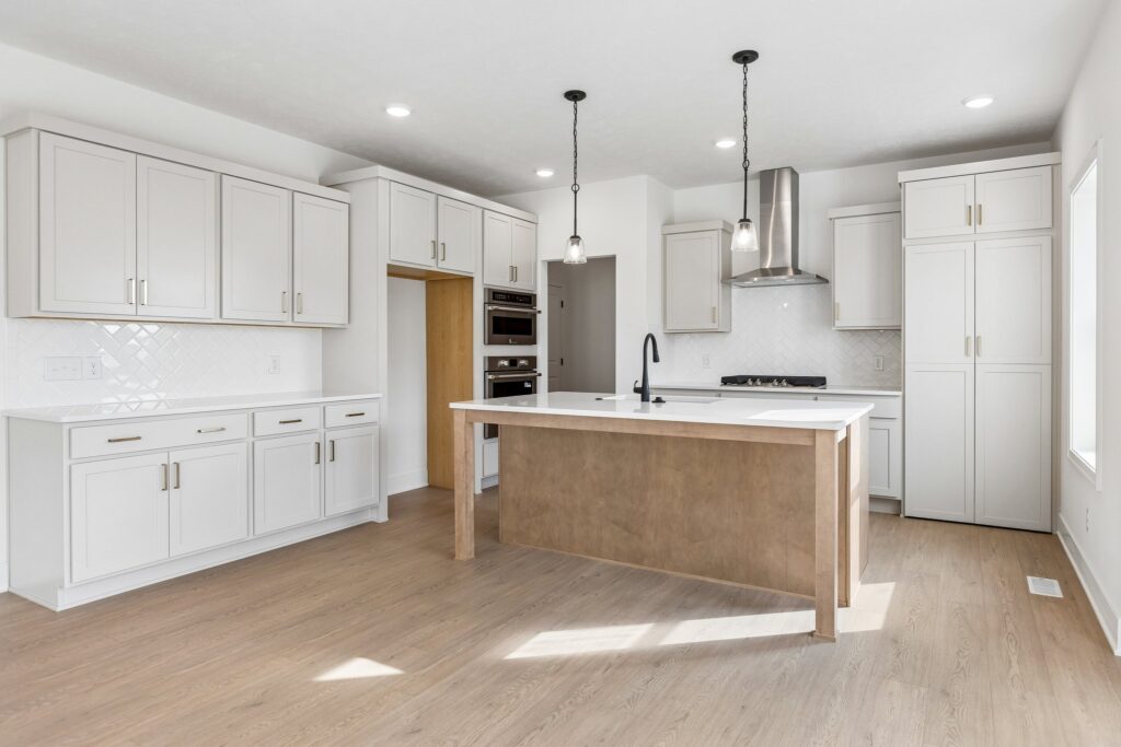 5-web-or-mls-9697 - 12351 S 86th St_006