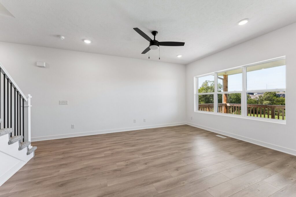 5-web-or-mls-9768 - 11114 Portage Dr_005