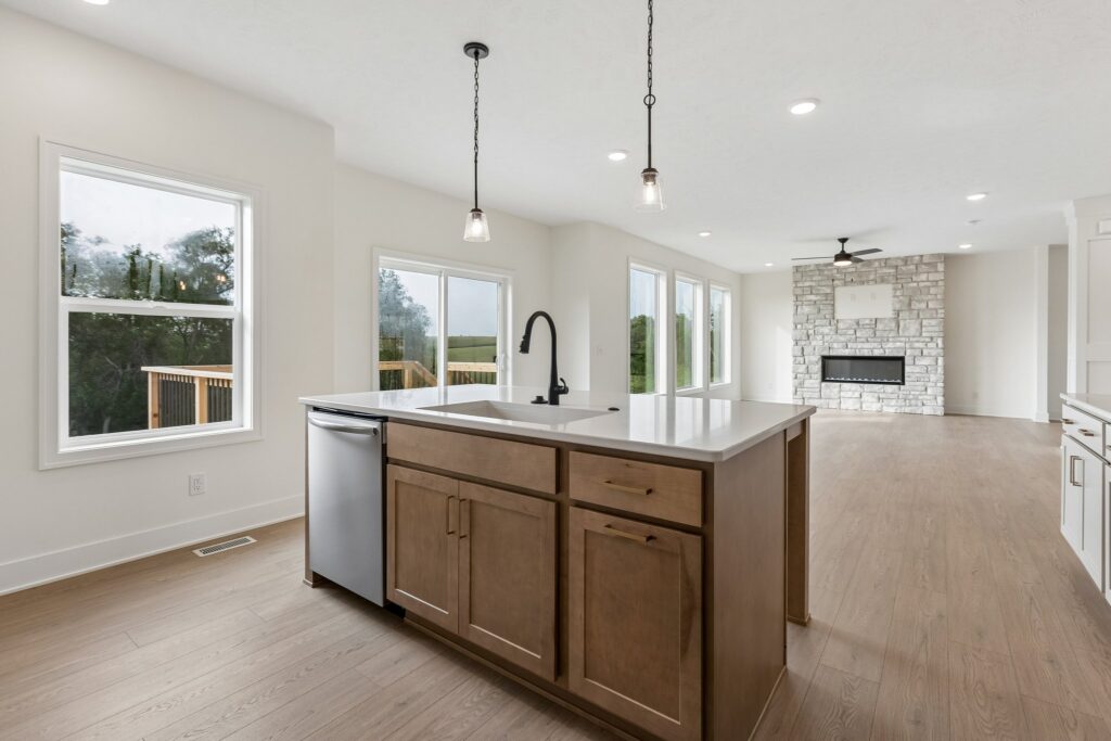 6-web-or-mls-9697 - 12351 S 86th St_007