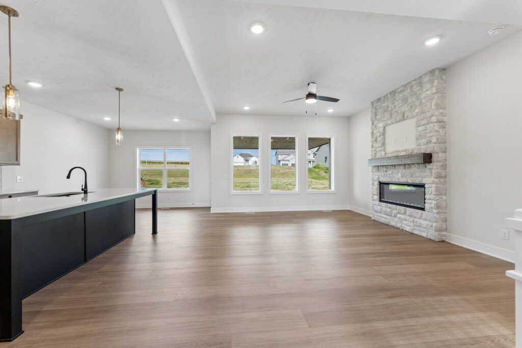 6-web-or-mls-9767 - 12416 S 89th St_006