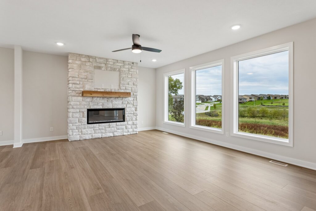 8-web-or-mls-21313 Y St_008
