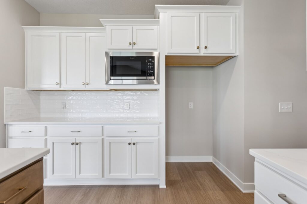 10-web-or-mls-10014 - 12408 S 89th St_010