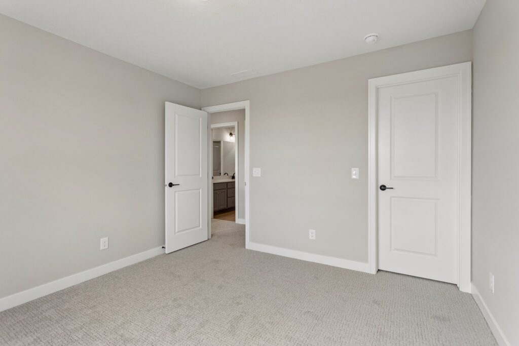 16-web-or-mls-10014 - 12408 S 89th St_016