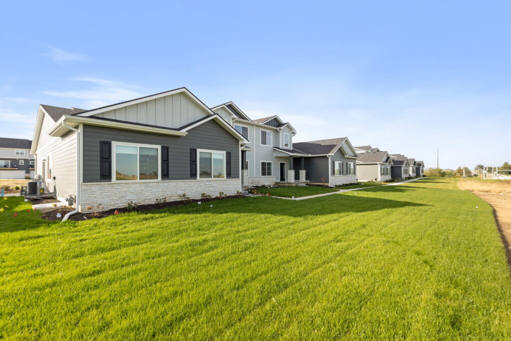 2-web-or-mls-4580 Schilling Ct-02