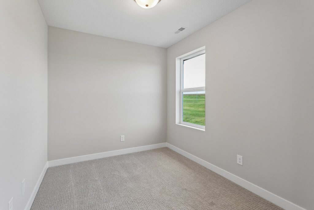 21-web-or-mls-10014 - 12408 S 89th St_021