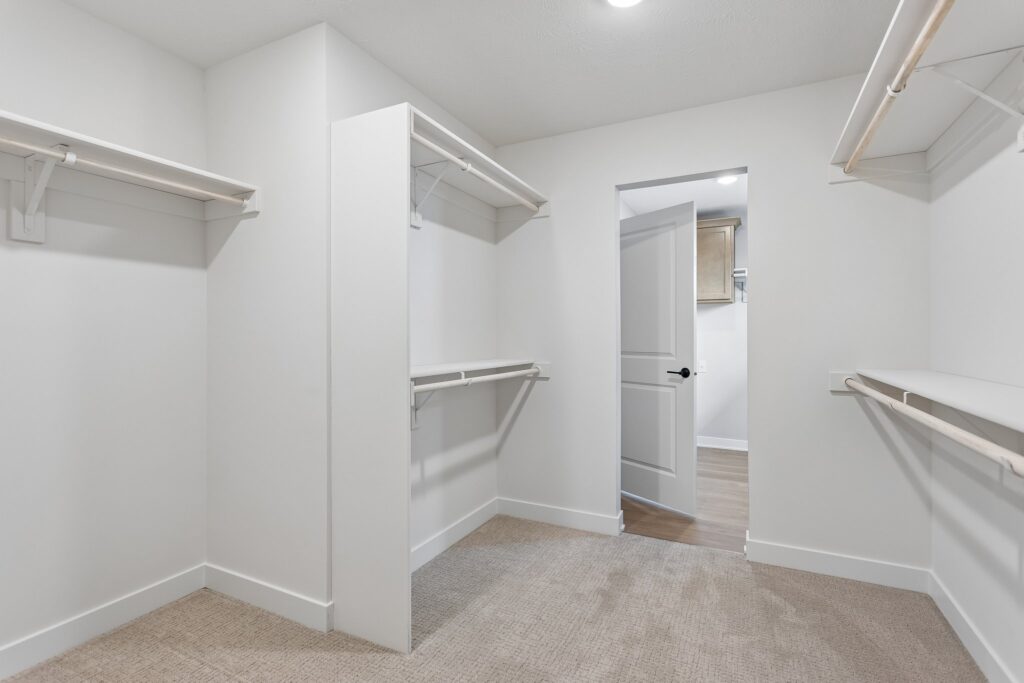 33-web-or-mls-10014 - 12408 S 89th St_033