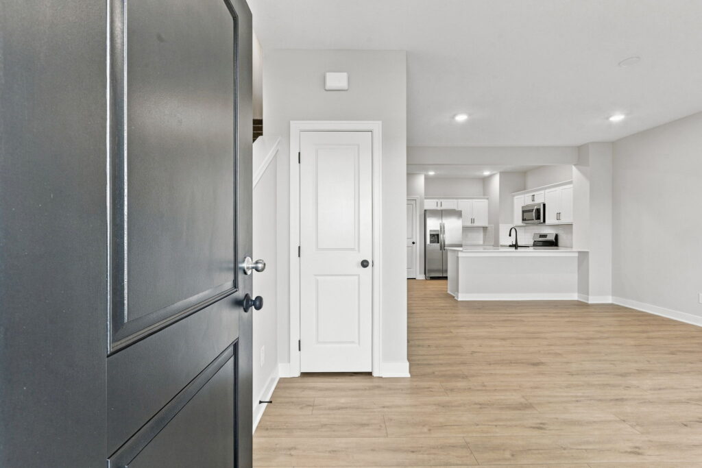 6-web-or-mls-4580 Schilling Ct-06
