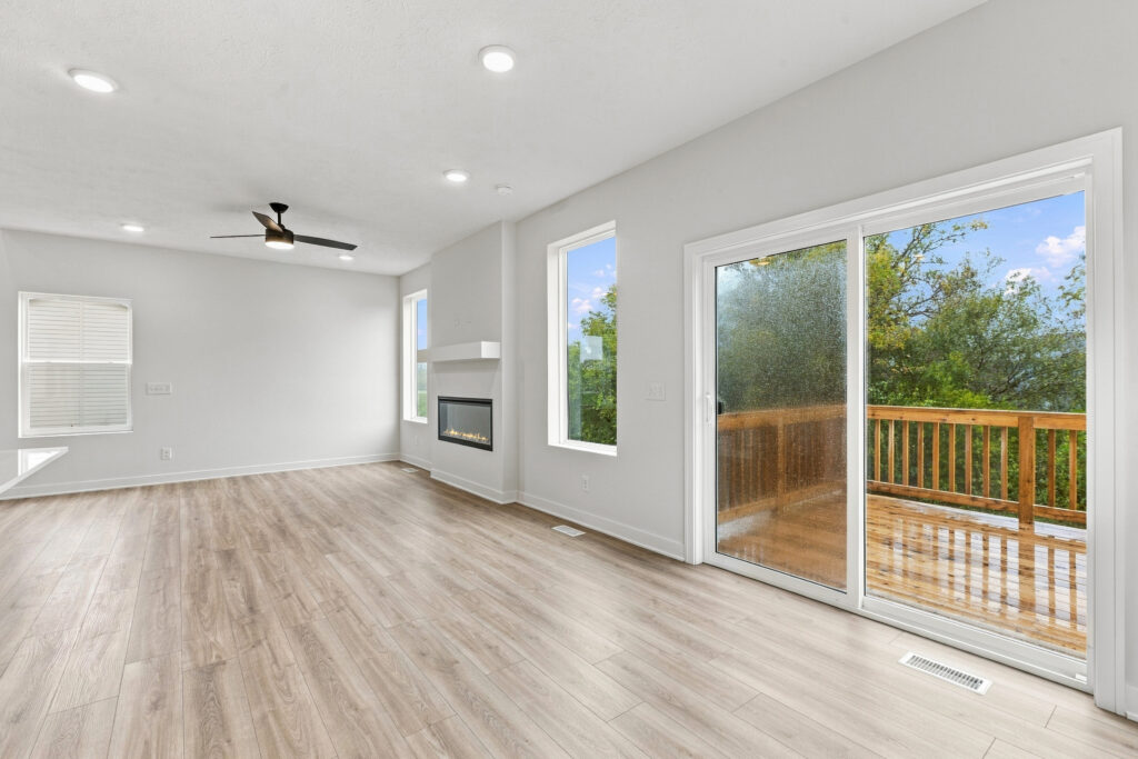 10-print-11310 Portage Cir-10