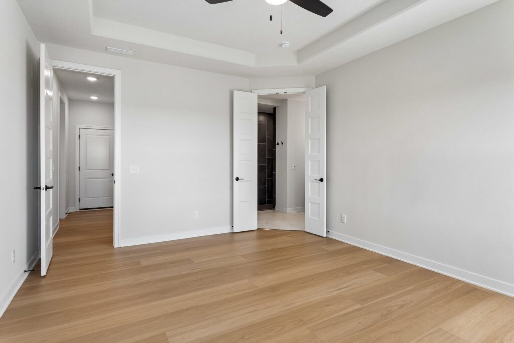 12-web-or-mls-6339 N 207th St - 012