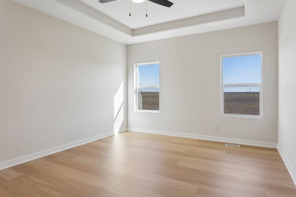 13-web-or-mls-6339 N 207th St - 013