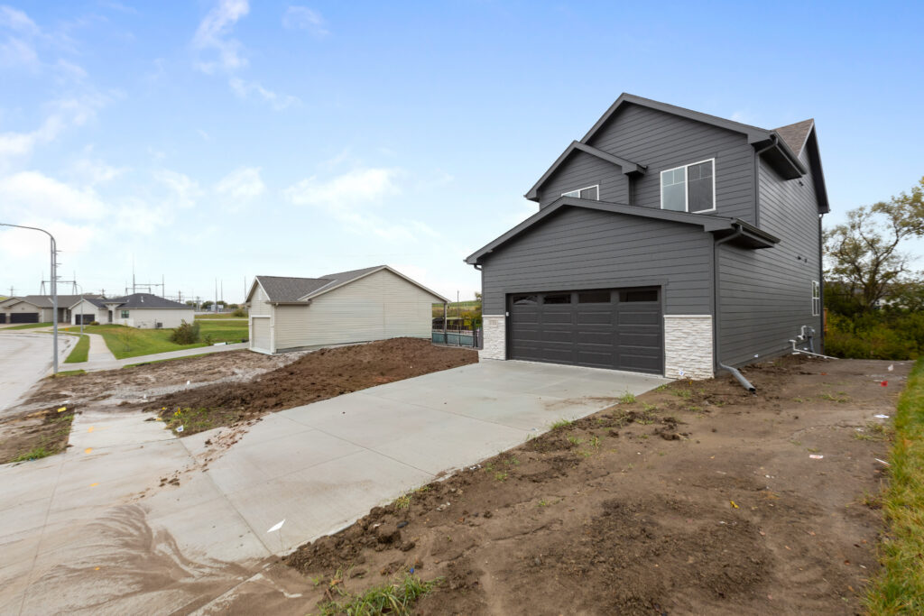 2-print-11310 Portage Cir-02