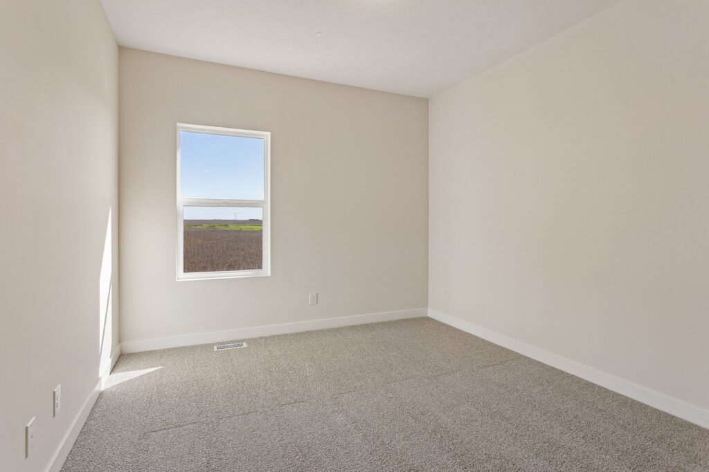 20-web-or-mls-6339 N 207th St - 020