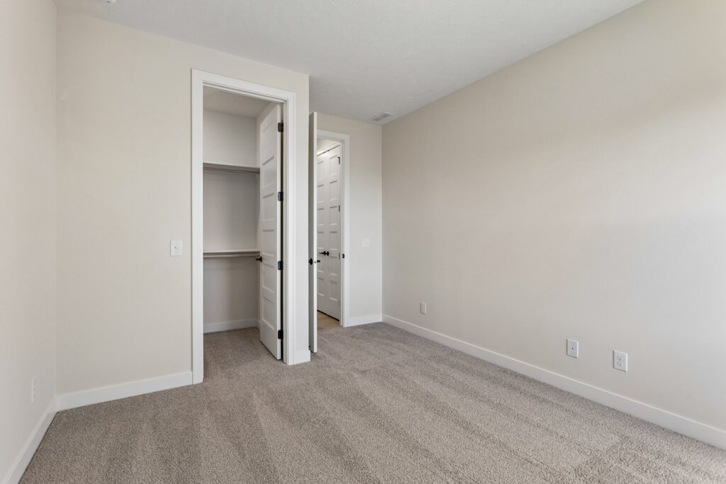 21-web-or-mls-6339 N 207th St - 021
