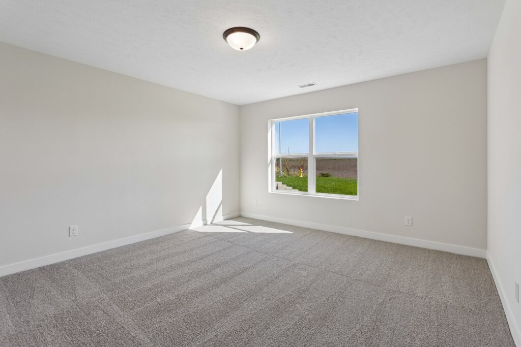 22-web-or-mls-6339 N 207th St - 022
