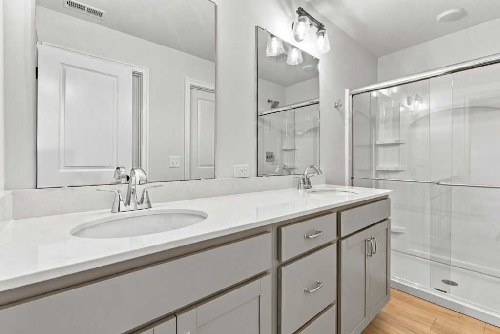24-print-11310 Portage Cir-24