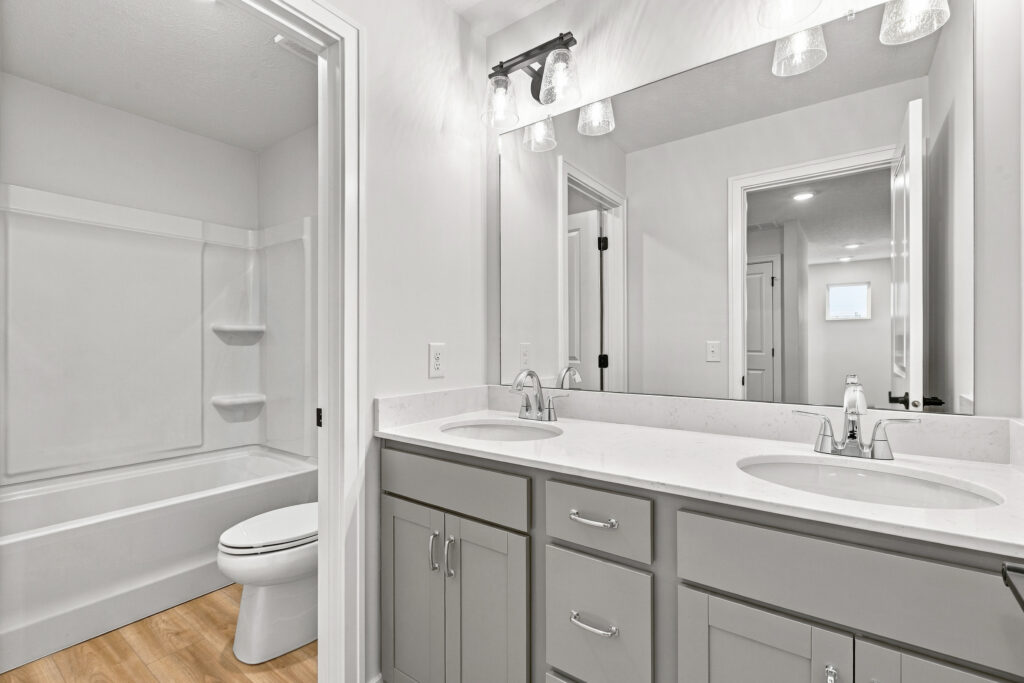 29-print-11310 Portage Cir-29
