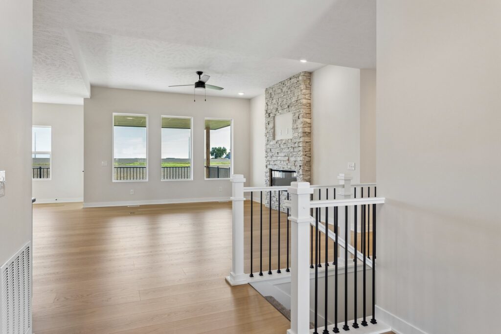3-web-or-mls-6339 N 207th St - 003