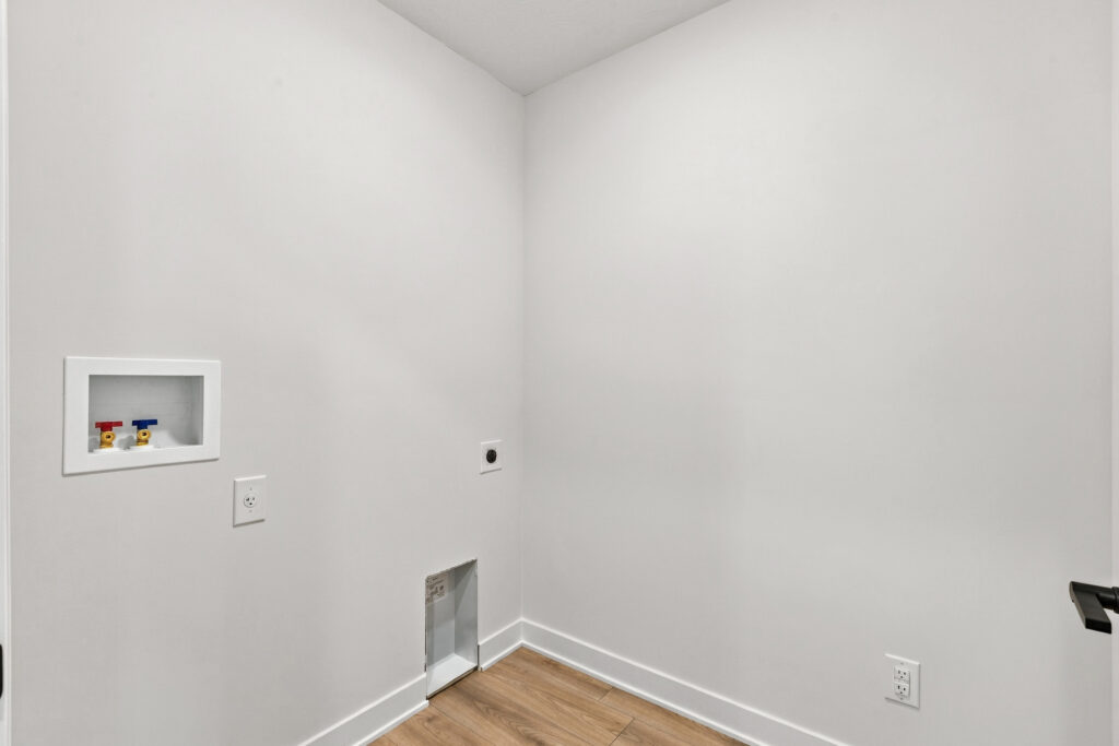 30-print-11310 Portage Cir-30