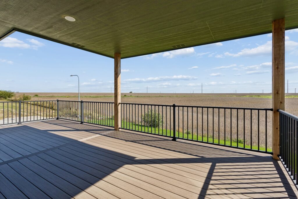 34-web-or-mls-6339 N 207th St - 034