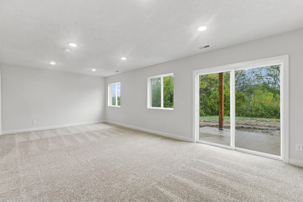 35-print-11310 Portage Cir-35